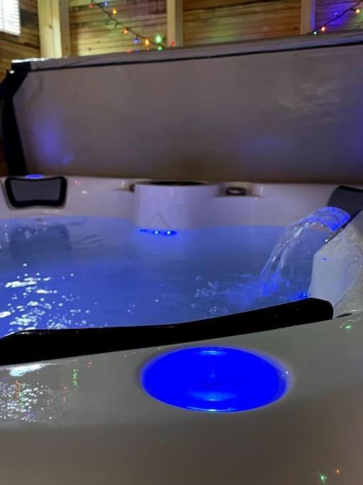 Central Area Terraced House With Private Hot Tub ลินคอล์น ภายนอก รูปภาพ