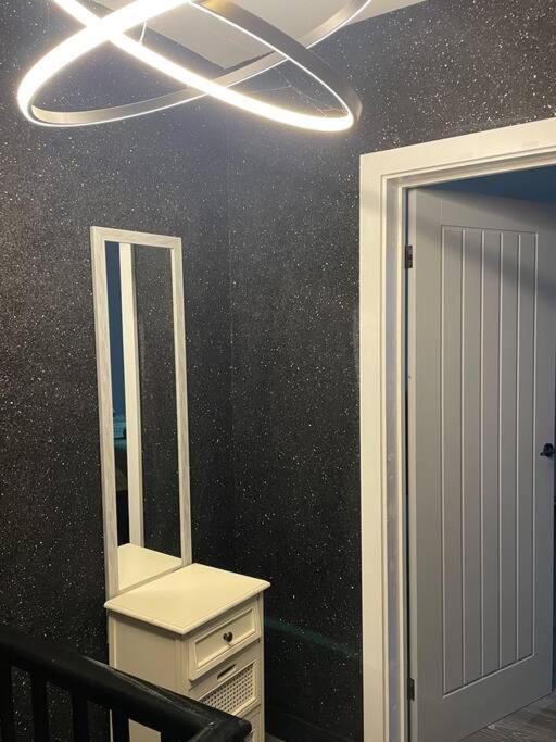Central Area Terraced House With Private Hot Tub ลินคอล์น ภายนอก รูปภาพ